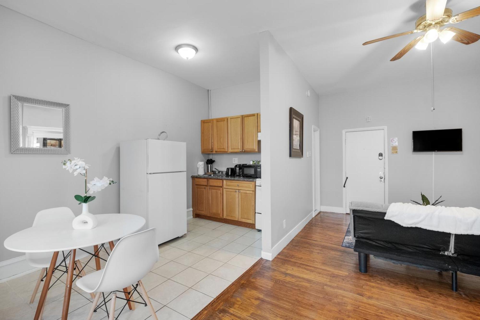 Apartment Urban Quaint Flat Upenn
