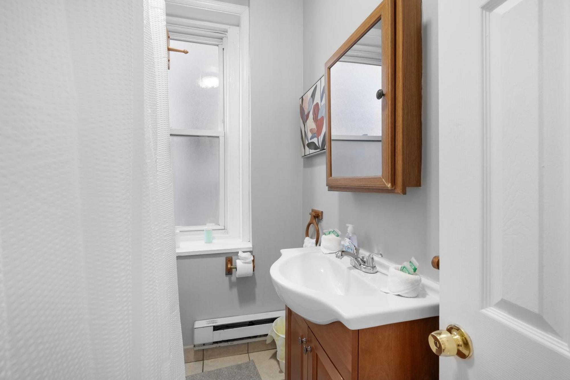 Urban Quaint Flat Upenn Apartment