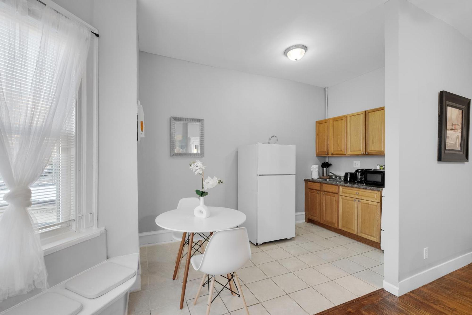 Urban Quaint Flat Upenn Apartment *